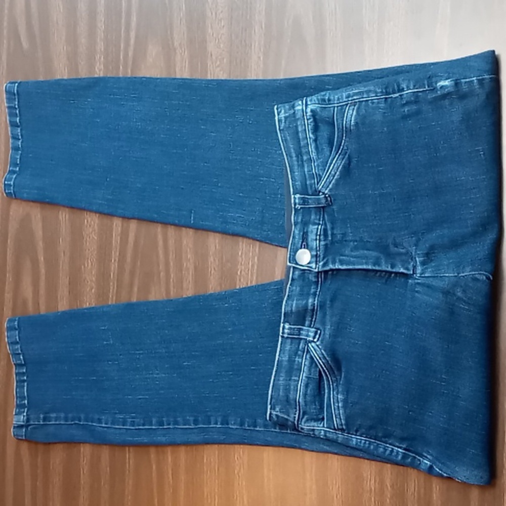 Signature Slimming by Christopher Banks Jeans Size 6 Short